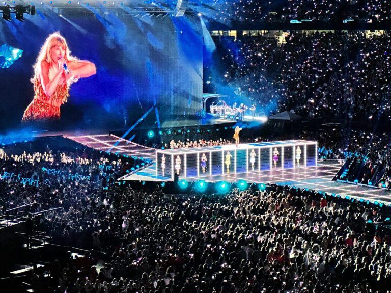 Taylor Swift on stage